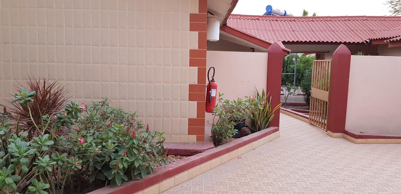 Hotel La Rose Blanche Korhogo Exterior photo