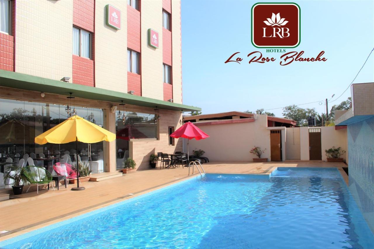 Hotel La Rose Blanche Korhogo Exterior photo