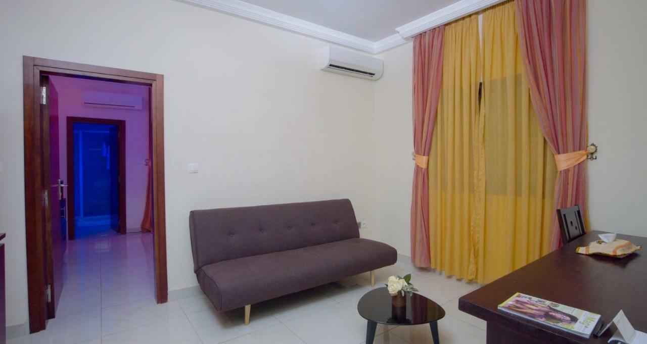 Hotel La Rose Blanche Korhogo Exterior photo
