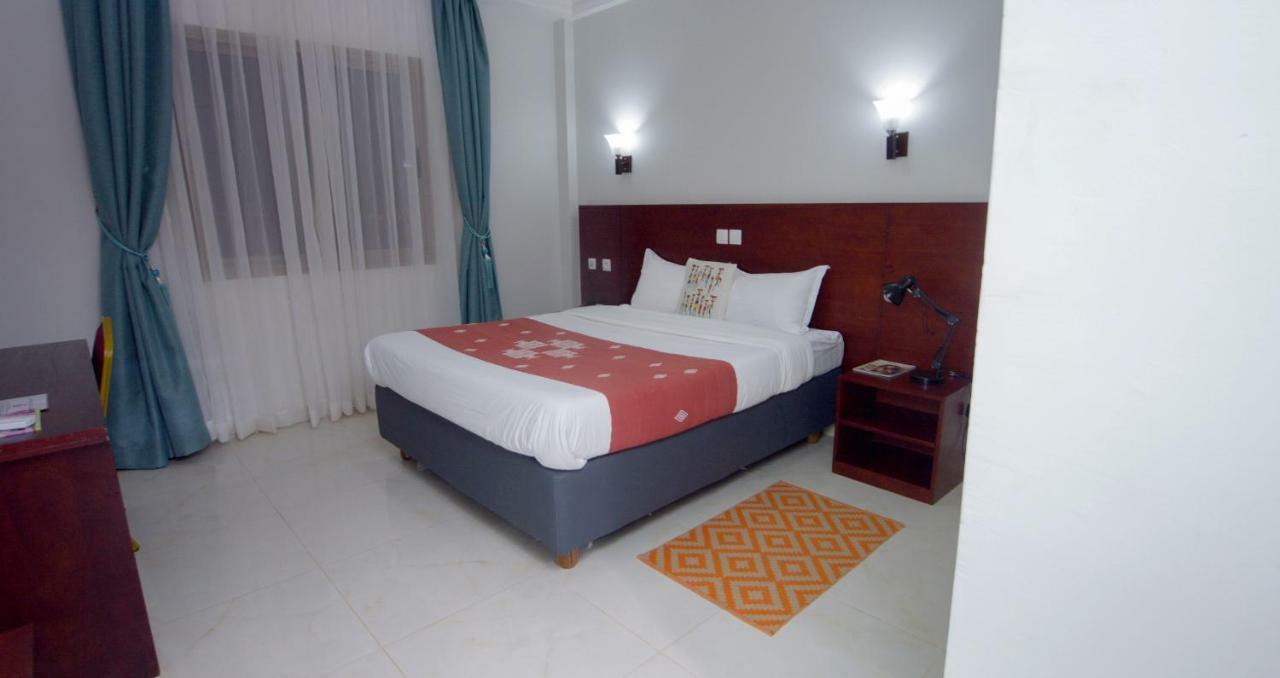 Hotel La Rose Blanche Korhogo Exterior photo