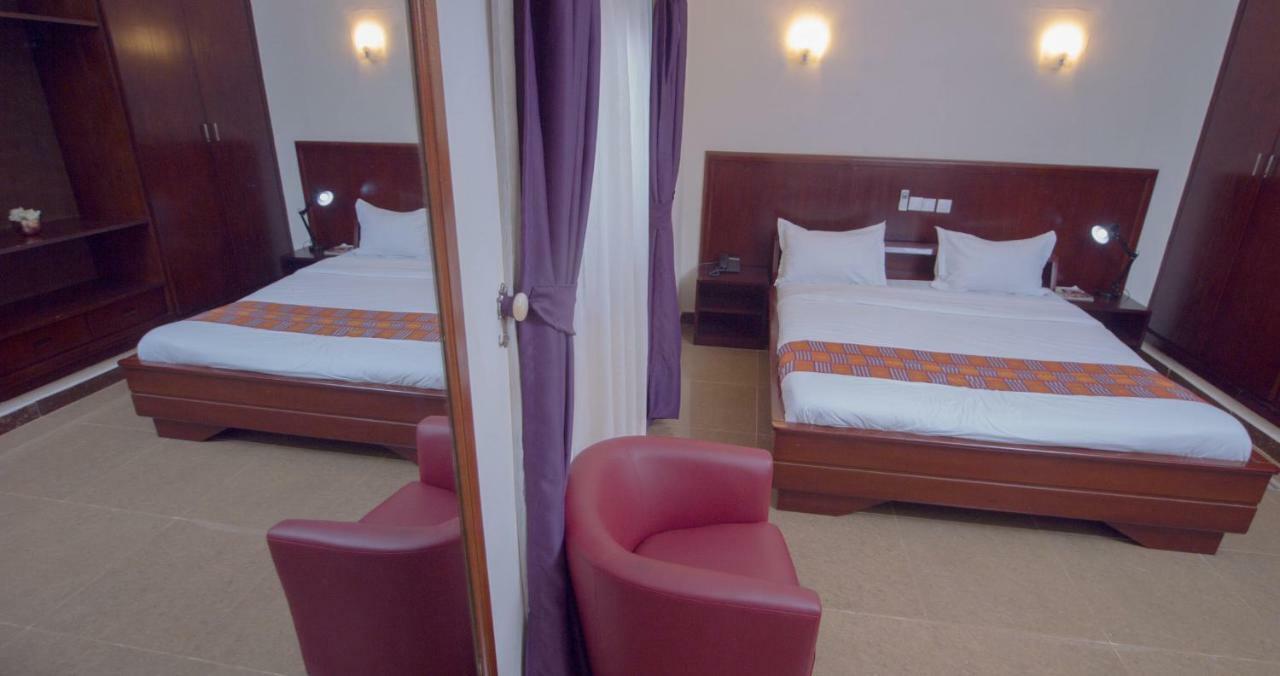 Hotel La Rose Blanche Korhogo Exterior photo