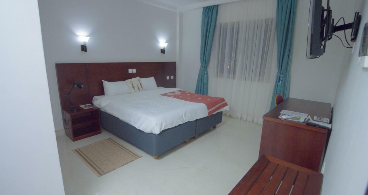 Hotel La Rose Blanche Korhogo Exterior photo