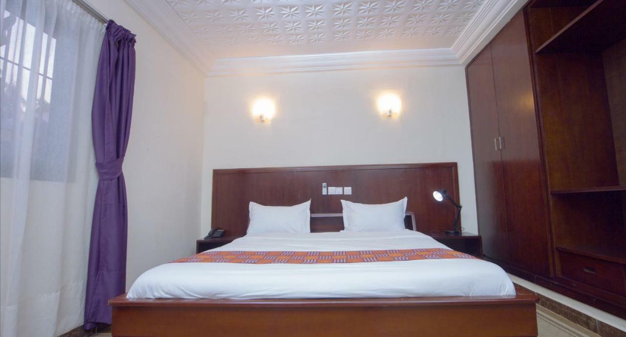 Hotel La Rose Blanche Korhogo Exterior photo